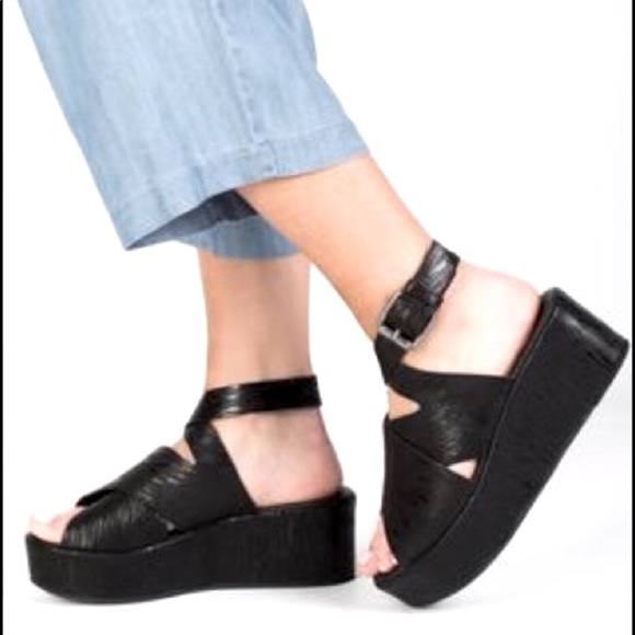 Amuse Society by Matisse Shoes - 𝅺Amuse Society X Matisse Runaway Zebra Black Ankle Strap Platform Wedge Size 7